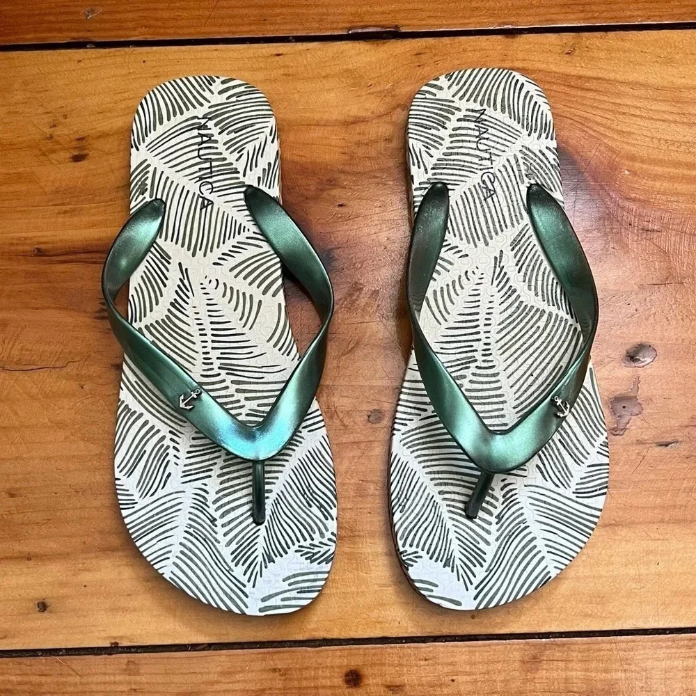 Women’s Nautica sandals - Picture 2 of 7